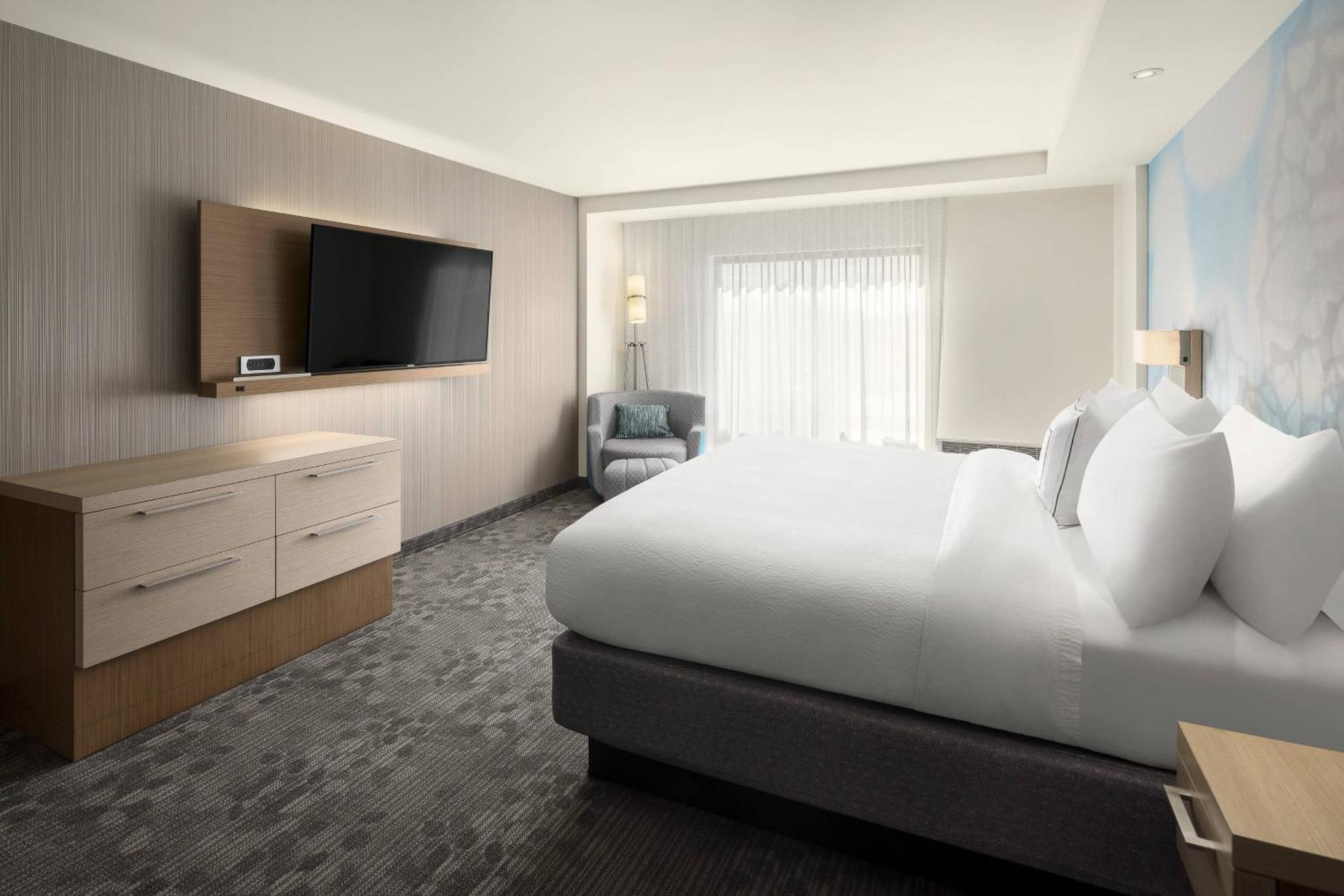 Отель Courtyard By Marriott Seattle Northgate Экстерьер фото